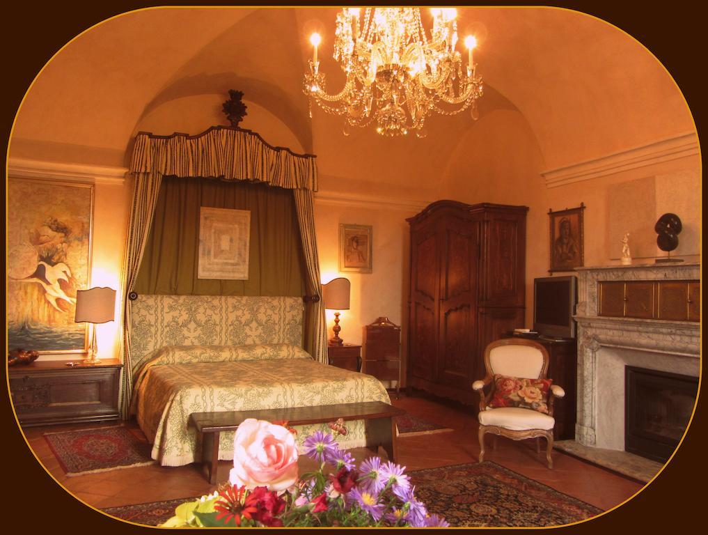 Castello Di Strambinello Bed & Breakfast Room photo