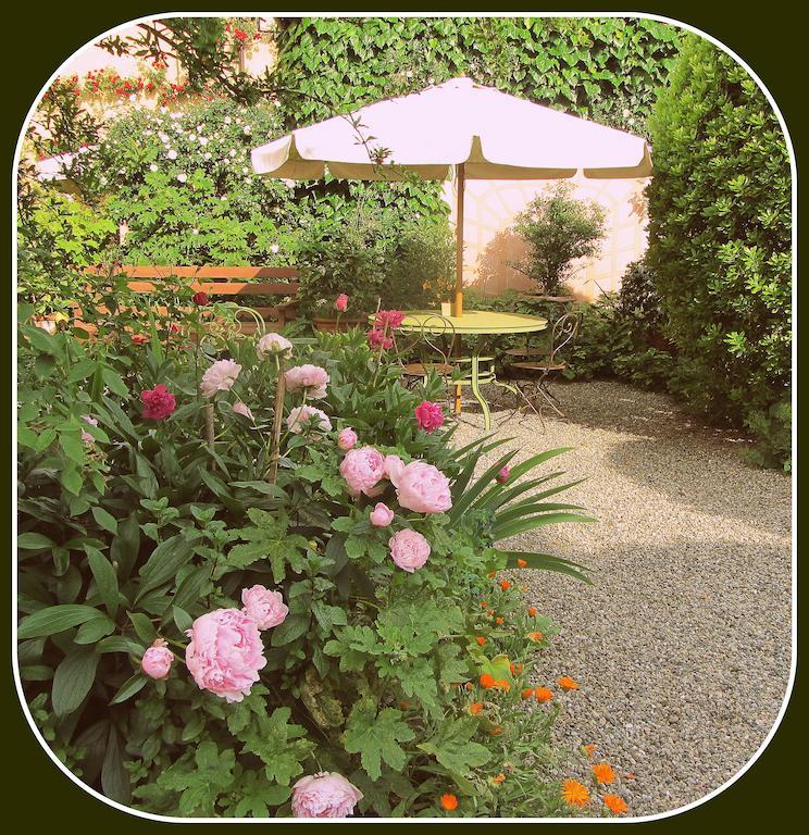 Castello Di Strambinello Bed & Breakfast Exterior photo