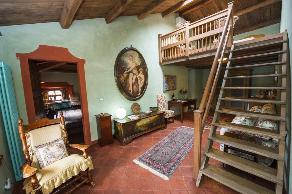 Castello Di Strambinello Bed & Breakfast Exterior photo